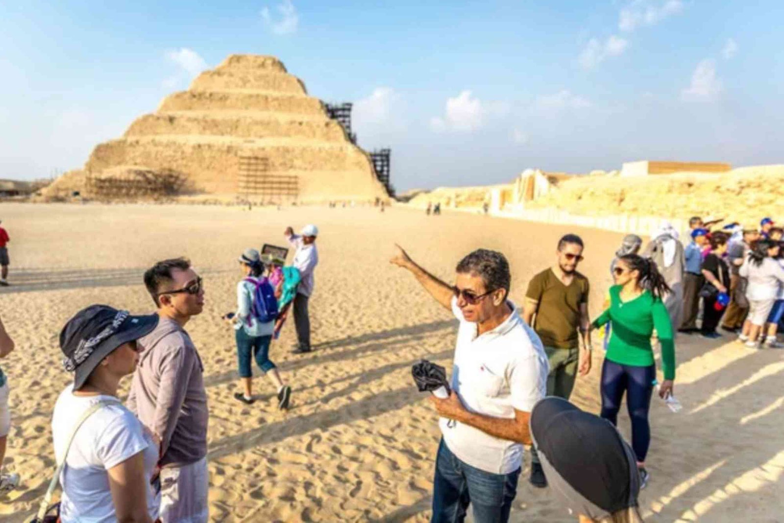 موضوع رسم عن السياحة الاهرامات