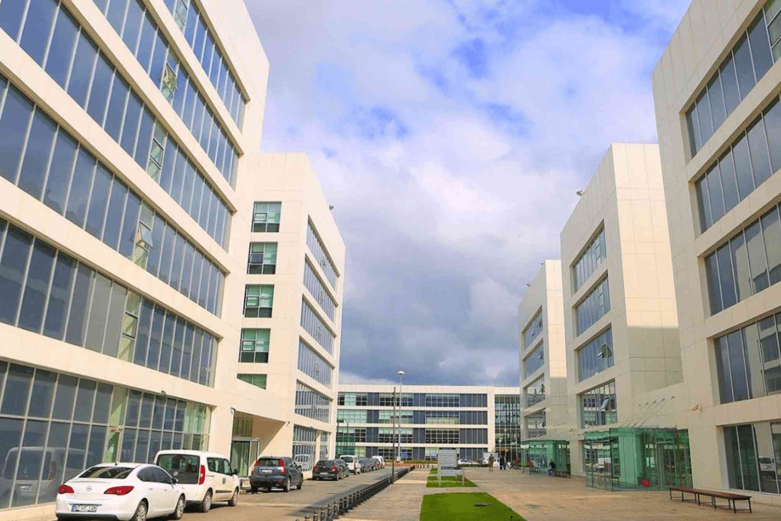 ما هو معدل القبول في جامعة اسطنبول ميديبول؟