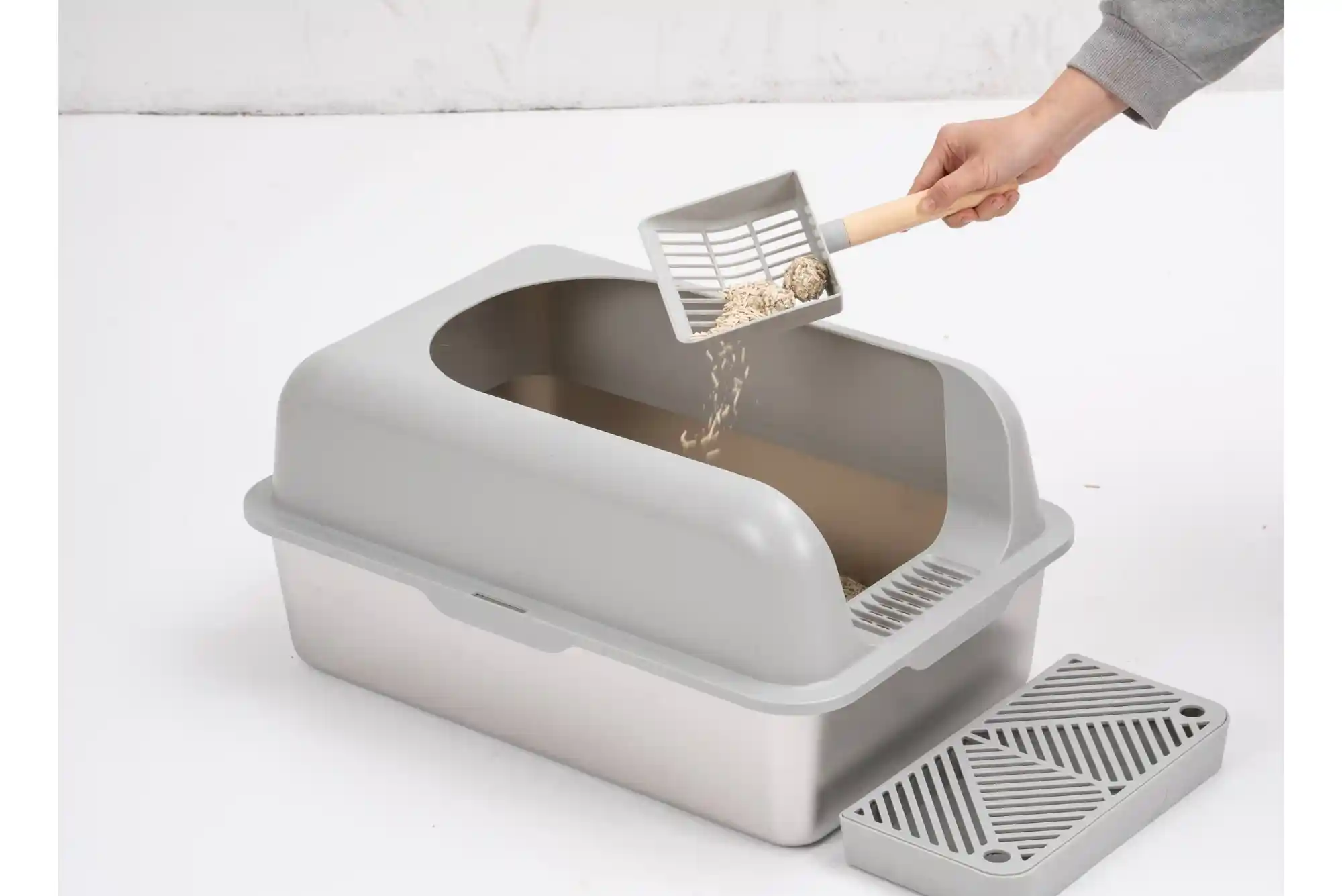 Best Top-Entry and High-Sided Litter Boxes for Cats That Kick Litter and High Pee-ers Best Top-Entry and High-Sided Litter Boxes for Cats That Kick Litter and High Pee-ers